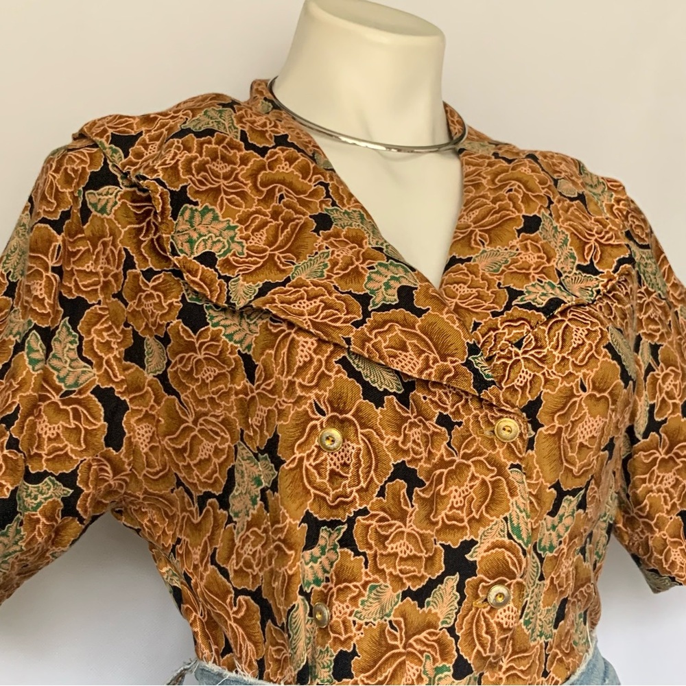 v i n t a g e :: Floral Puritan Peter Pan Collar Whimsical Blouse - Picture 13 of 14
